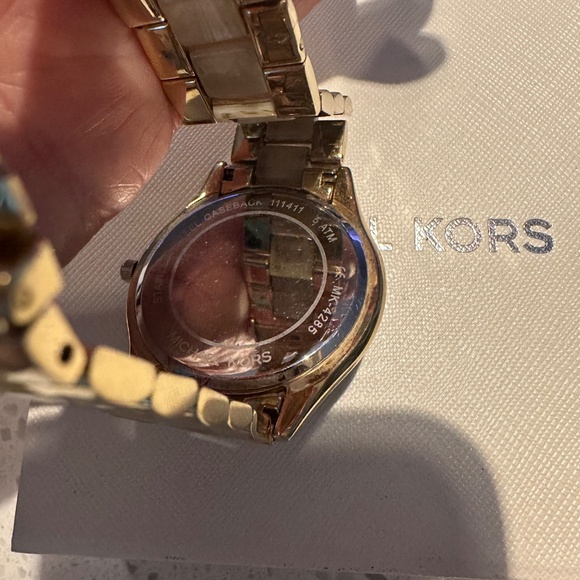 Women’s Michael Kors Watch - Picture 3 of 3